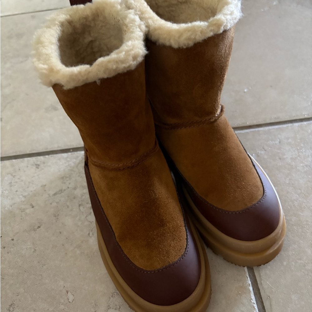 Brown suede Shearling-Lined Women's Boots size 6